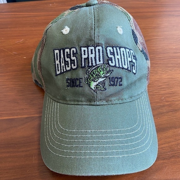Vintage Camouflage Bass Pro Shops Fishing Hat - Picture 1 of 4